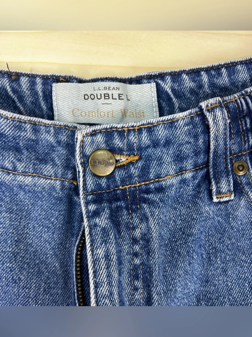 L.L. Bean Double L Comfort Waist Women's Straight-Leg Jeans in Blue Denim - Picture 4 of 9